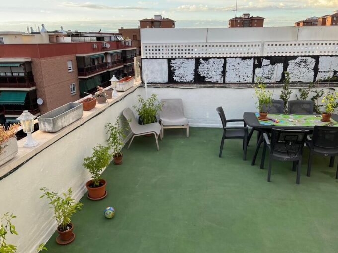 Black House Servicios inmobiliarios vende duplex en calle Lucano Madrid